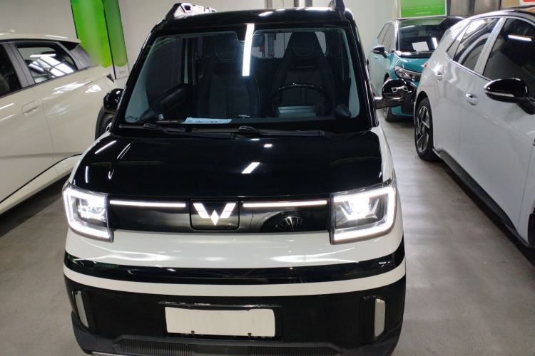Used Wuling Hongguang MINIEV 2022 GAMEBOY 300km Enthusiast Model with Lithium Iron Phosphate Front