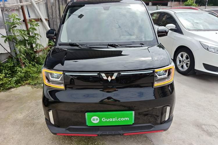 Used Wuling Hongguang MINIEV 2022 GAMEBOY 300km Enthusiast Model with Lithium Iron Phosphate Front