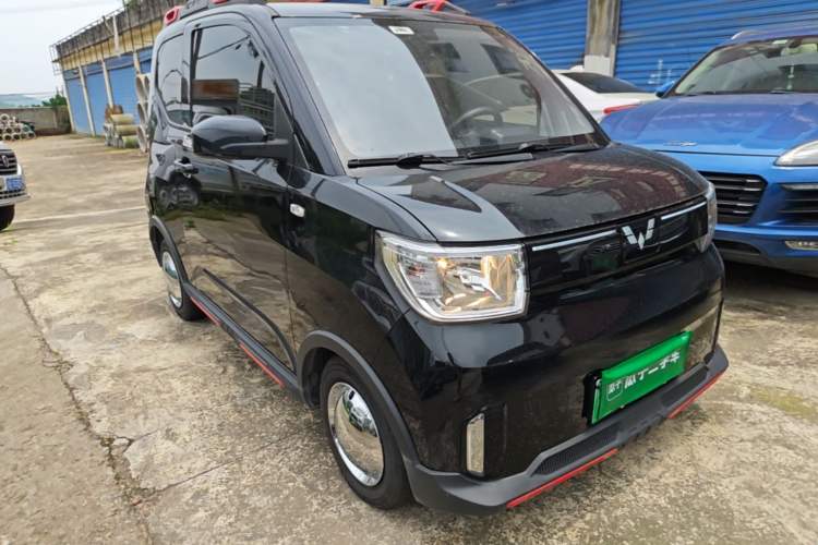 Used Wuling Hongguang MINIEV 2022 GAMEBOY 300km Play Edition Lithium Iron Phosphate Front Right 45 Deg