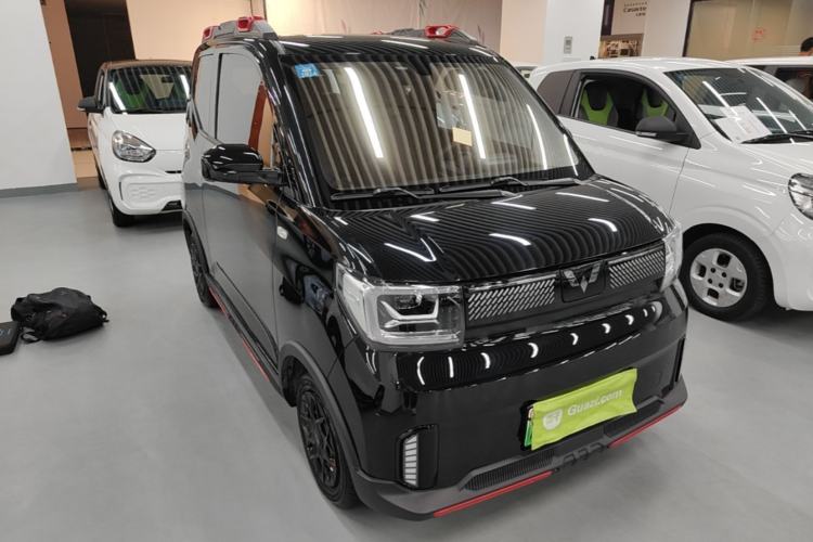 Used Wuling Hongguang MINIEV 2022 GAMEBOY 200km Gaming Edition with Lithium Iron Phosphate Front Right 45 Deg