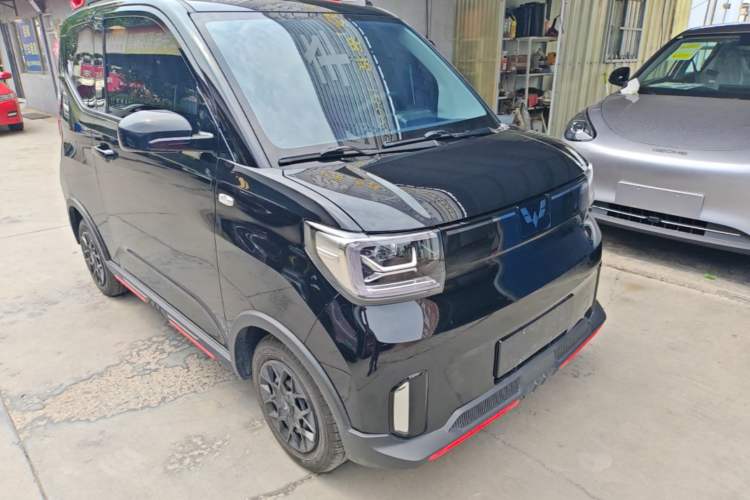 Used Wuling Hongguang MINIEV 2022 GAMEBOY 200km Gaming Edition with Lithium Iron Phosphate Front Right 45 Deg