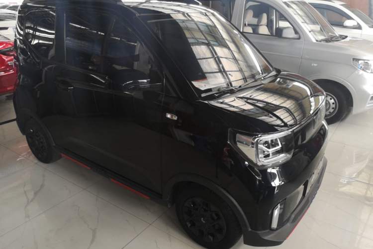 Used Wuling Hongguang MINIEV 2022 GAMEBOY 300km Enthusiast Model with Lithium Iron Phosphate Front Right 45 Deg