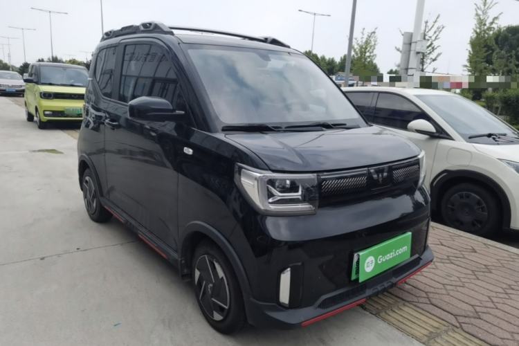 Used Wuling Hongguang MINIEV 2022 GAMEBOY 300km Enthusiast Model with Lithium Iron Phosphate Front Right 45 Deg