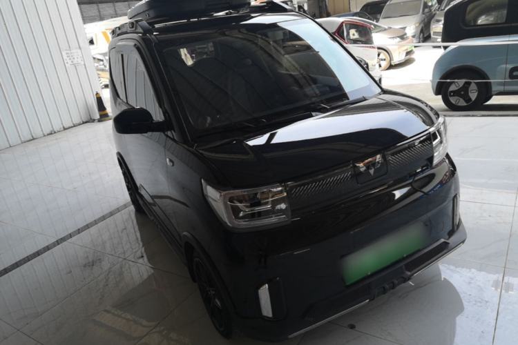 Used Wuling Hongguang MINIEV 2022 GAMEBOY 300km Enthusiast Model with Lithium Iron Phosphate Front Right 45 Deg