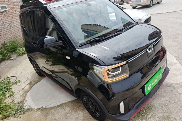 Used Wuling Hongguang MINIEV 2022 GAMEBOY 300km Enthusiast Model with Lithium Iron Phosphate Front Right 45 Deg