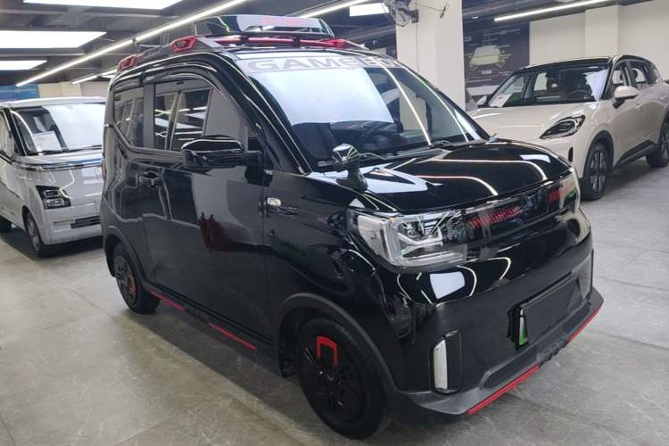 Used Wuling Hongguang MINIEV 2022 GAMEBOY 300km Enthusiast Model with Lithium Iron Phosphate Front Right 45 Deg