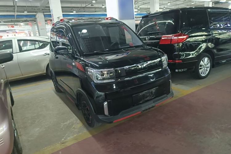 Used Wuling Hongguang MINIEV 2022 GAMEBOY 200km Gaming Edition with Lithium Iron Phosphate Front Right 45 Deg
