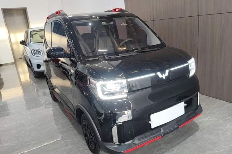Used Wuling Hongguang MINIEV 2022 GAMEBOY 200km Gaming Edition with Lithium Iron Phosphate Front Right 45 Deg
