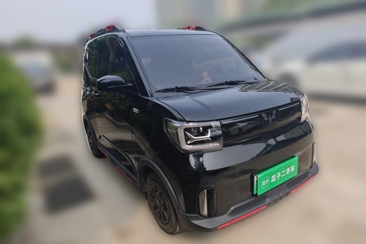Used Wuling Hongguang MINIEV 2022 GAMEBOY 200km Play Edition with Lithium Iron Phosphate Front Right 45 Deg