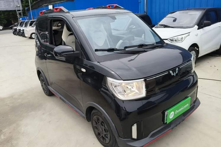 Used Wuling Hongguang MINIEV 2022 GAMEBOY 200km Play Edition with Lithium Iron Phosphate Front Right 45 Deg