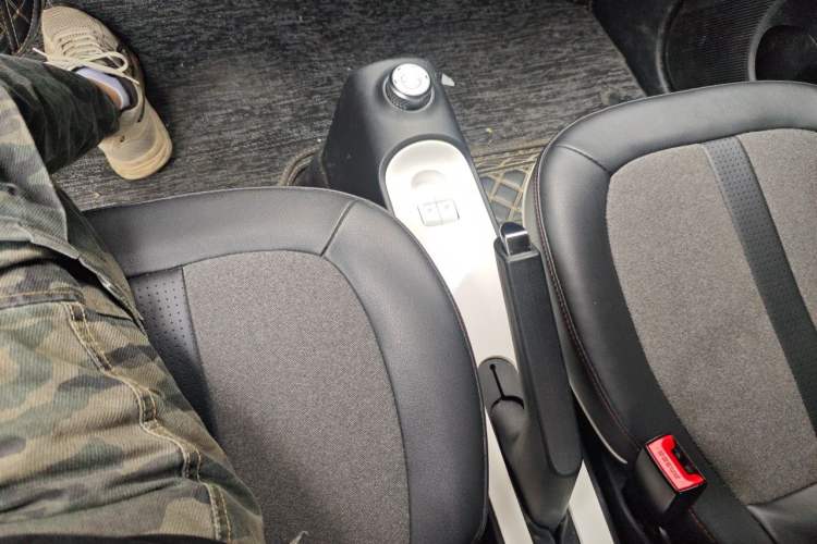 Used Wuling Hongguang MINIEV 2022 GAMEBOY 200km Gaming Edition with Lithium Iron Phosphate Gear Lever