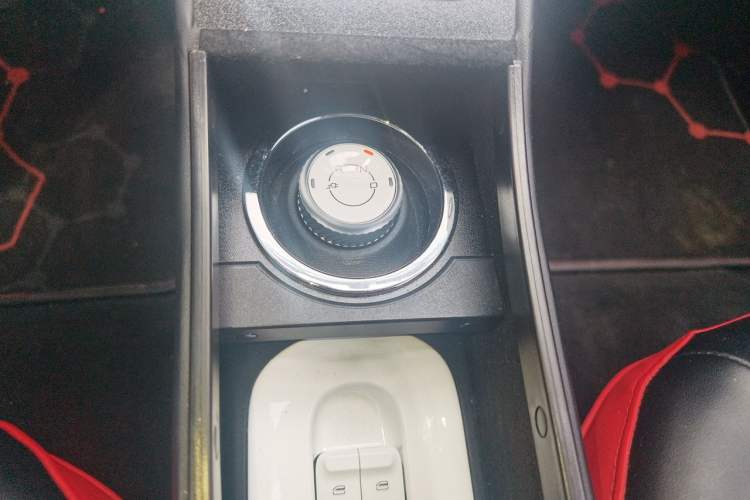 Used Wuling Hongguang MINIEV 2022 GAMEBOY 300km Enthusiast Model with Lithium Iron Phosphate Gear Lever
