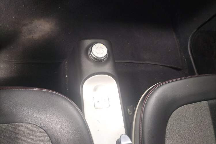 Used Wuling Hongguang MINIEV 2022 GAMEBOY 300km Urban Wind-Chasing Limited Edition Gear Lever