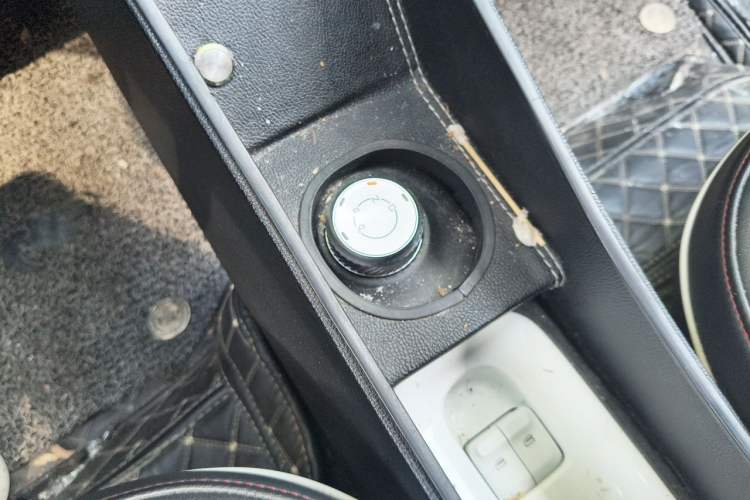 Used Wuling Hongguang MINIEV 2022 GAMEBOY 300km Enthusiast Model with Lithium Iron Phosphate Gear Lever