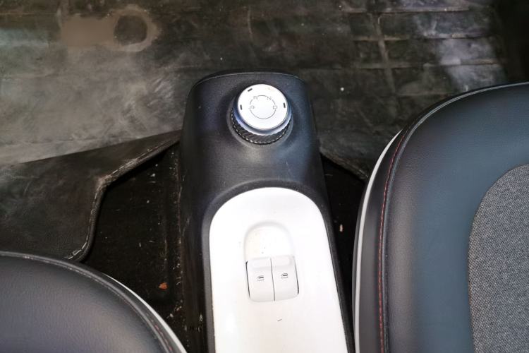 Used Wuling Hongguang MINIEV 2022 GAMEBOY 300km Enthusiast Model with Lithium Iron Phosphate Gear Lever