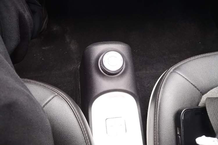 Used Wuling Hongguang MINIEV 2022 GAMEBOY 200km Gaming Edition with Lithium Iron Phosphate Gear Lever