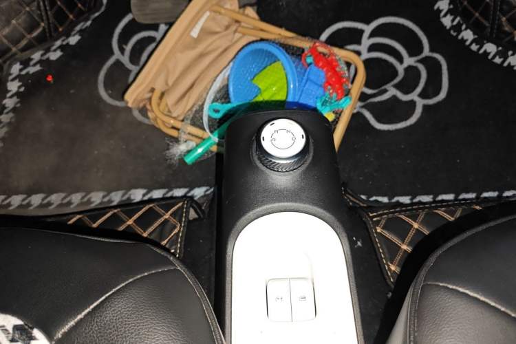 Used Wuling Hongguang MINIEV 2022 GAMEBOY 200km Gaming Edition with Lithium Iron Phosphate Gear Lever