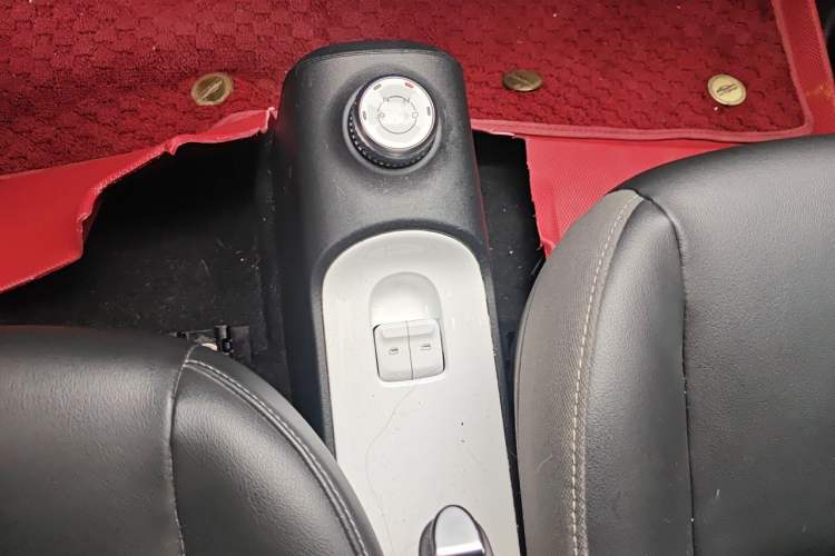 Used Wuling Hongguang MINIEV 2022 GAMEBOY 200km Gaming Edition with Lithium Iron Phosphate Gear Lever