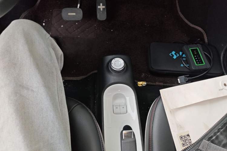 Used Wuling Hongguang MINIEV 2022 GAMEBOY 300km Enthusiast Model with Lithium Iron Phosphate Gear Lever