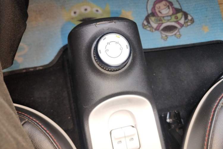 Used Wuling Hongguang MINIEV 2022 GAMEBOY 300km Urban Wind-Chasing Limited Edition Gear Lever