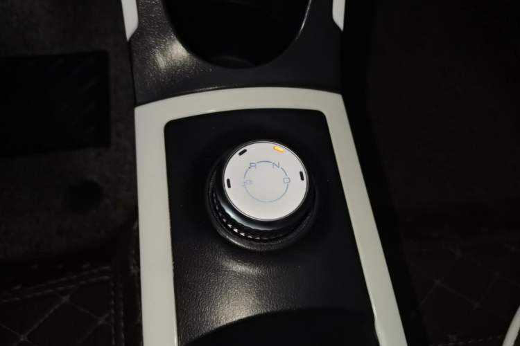 Used Wuling Hongguang MINIEV 2022 GAMEBOY 200km Play Edition with Lithium Iron Phosphate Gear Lever