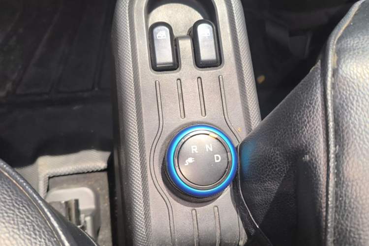Used Wuling Hongguang MINIEV 2022 Easy Version Lithium Iron Phosphate Gear Lever