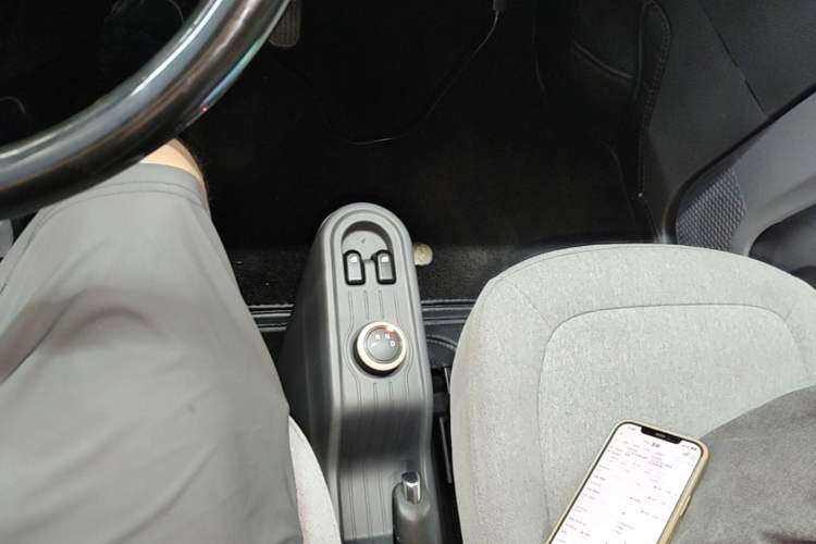 Used Wuling Hongguang MINIEV 2022 Macaron Premium Model – Lithium Iron Phosphate Gear Lever