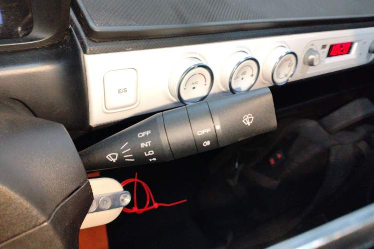 Used Wuling Hongguang MINIEV 2022 GAMEBOY 300km Enthusiast Model with Lithium Iron Phosphate Gear Lever