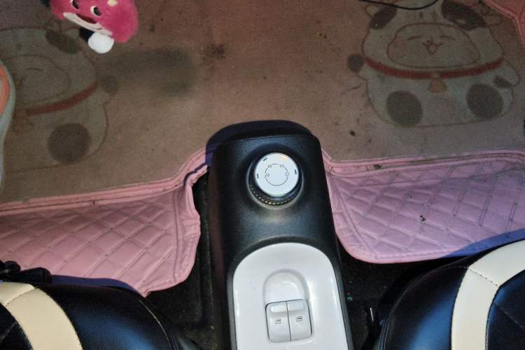 Used Wuling Hongguang MINIEV 2022 GAMEBOY 200km Gaming Edition with Lithium Iron Phosphate Gear Lever