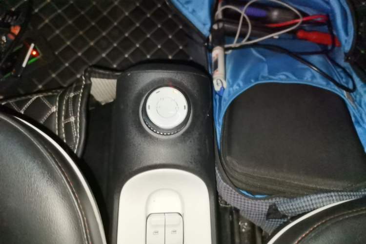 Used Wuling Hongguang MINIEV 2022 GAMEBOY 200km Gaming Edition with Lithium Iron Phosphate Gear Lever