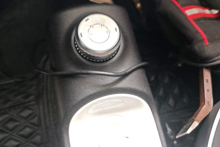 Used Wuling Hongguang MINIEV 2022 GAMEBOY 200km Gaming Edition with Lithium Iron Phosphate Gear Lever