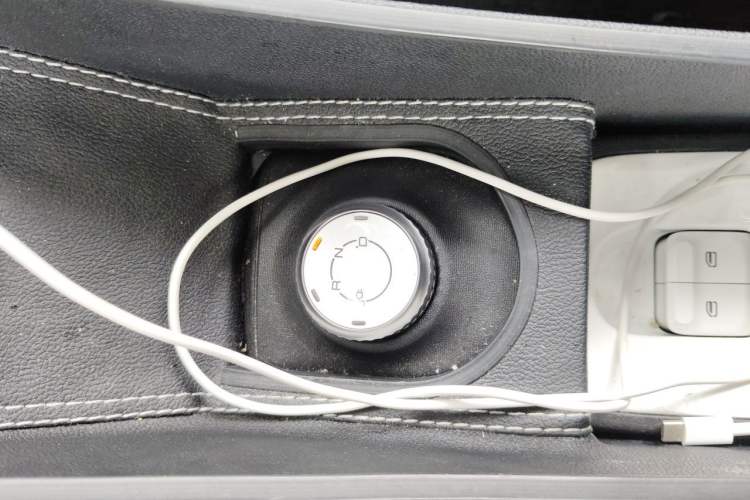 Used Wuling Hongguang MINIEV 2022 GAMEBOY 200km Gaming Edition with Lithium Iron Phosphate Gear Lever