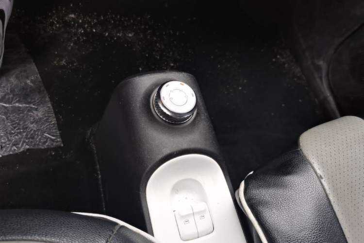 Used Wuling Hongguang MINIEV 2022 GAMEBOY 300km Enthusiast Model with Lithium Iron Phosphate Gear Lever