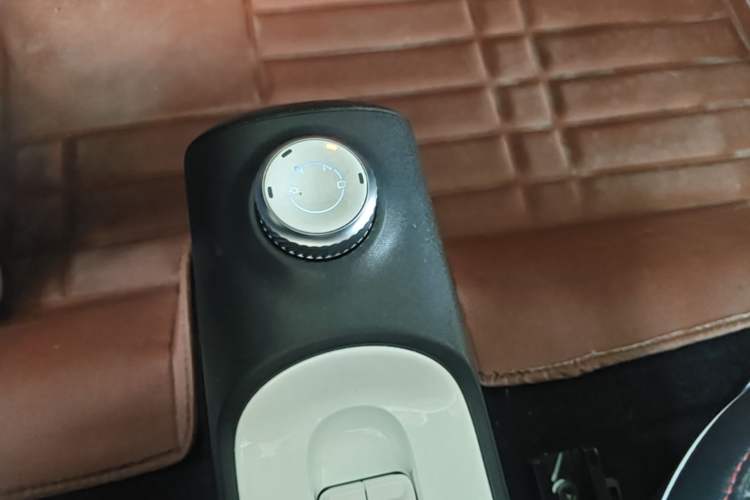 Used Wuling Hongguang MINIEV 2022 GAMEBOY 200km Gaming Edition with Lithium Iron Phosphate Gear Lever