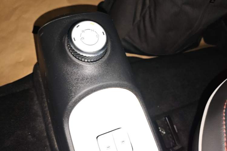 Used Wuling Hongguang MINIEV 2022 GAMEBOY 200km Gaming Edition with Lithium Iron Phosphate Gear Lever