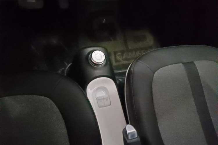 Used Wuling Hongguang MINIEV 2022 GAMEBOY 200km Gaming Edition with Lithium Iron Phosphate Gear Lever