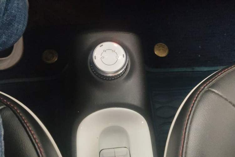 Used Wuling Hongguang MINIEV 2022 GAMEBOY 200km Gaming Edition with Lithium Iron Phosphate Gear Lever