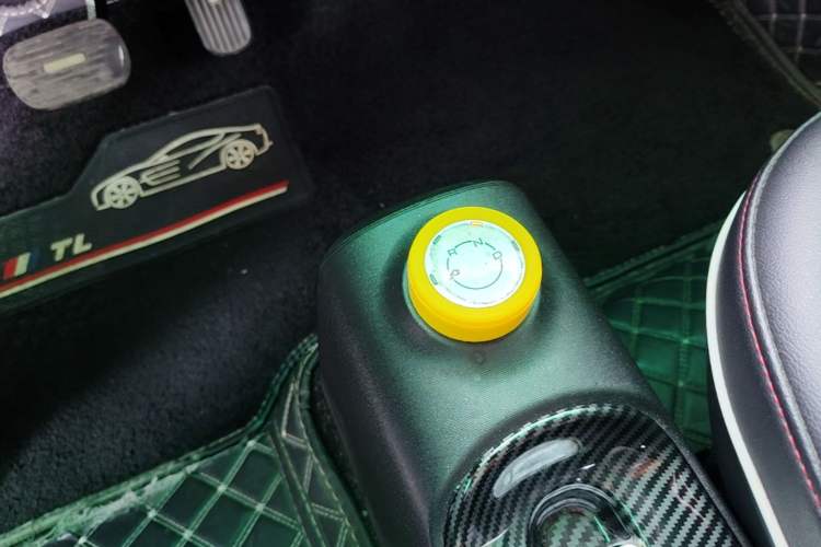 Used Wuling Hongguang MINIEV 2022 GAMEBOY 200km Play Edition with Lithium Iron Phosphate Gear Lever