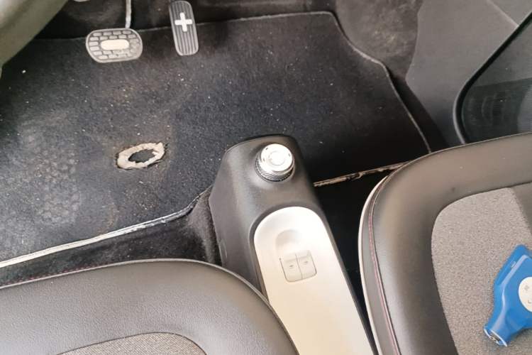 Used Wuling Hongguang MINIEV 2022 GAMEBOY 200km Gaming Edition with Lithium Iron Phosphate Gear Lever