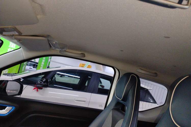 Used Wuling Hongguang MINIEV 2022 GAMEBOY 300km Enthusiast Model with Lithium Iron Phosphate Headliner