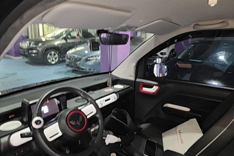 Used Wuling Hongguang MINIEV 2022 GAMEBOY 200km Gaming Edition with Lithium Iron Phosphate Headliner