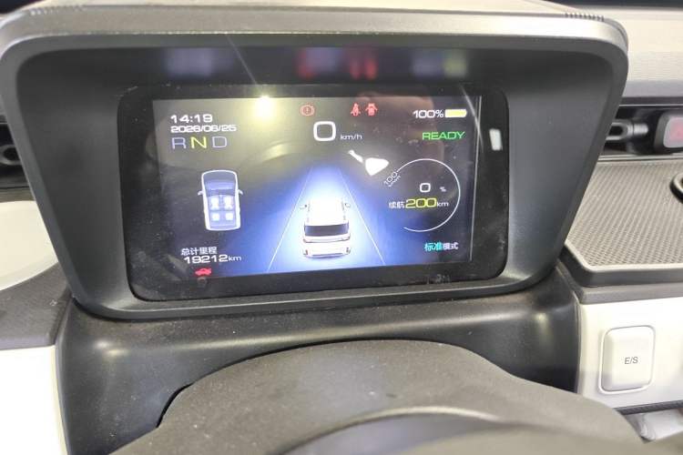 Used Wuling Hongguang MINIEV 2022 GAMEBOY 200km Play Edition with Lithium Iron Phosphate Instrument Cluster