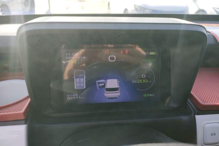 Used Wuling Hongguang MINIEV 2022 GAMEBOY 300km Enthusiast Model with Lithium Iron Phosphate Instrument Cluster