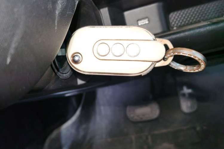 Used Wuling Hongguang MINIEV 2022 GAMEBOY 300km Enthusiast Model with Lithium Iron Phosphate Interior 1