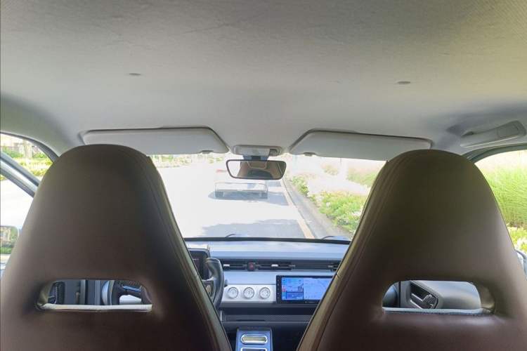 Used Wuling Hongguang MINIEV 2022 GAMEBOY 200km Gaming Edition with Lithium Iron Phosphate Interior 1
