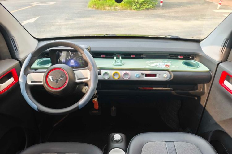 Used Wuling Hongguang MINIEV 2022 GAMEBOY 300km Enthusiast Model with Lithium Iron Phosphate Interior 1