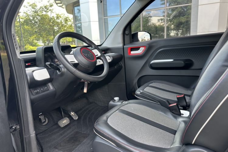 Used Wuling Hongguang MINIEV 2022 GAMEBOY 300km Enthusiast Model with Lithium Iron Phosphate Interior 1