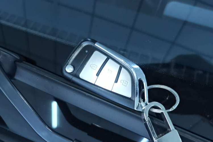 Used Wuling Hongguang MINIEV 2022 GAMEBOY 200km Play Edition with Lithium Iron Phosphate Interior 1