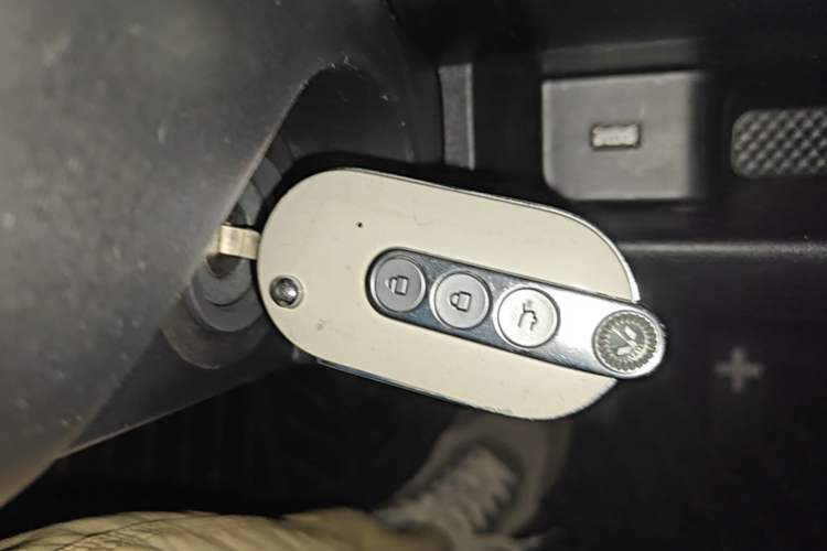 Used Wuling Hongguang MINIEV 2022 GAMEBOY 300km Enthusiast Model with Lithium Iron Phosphate Interior 1