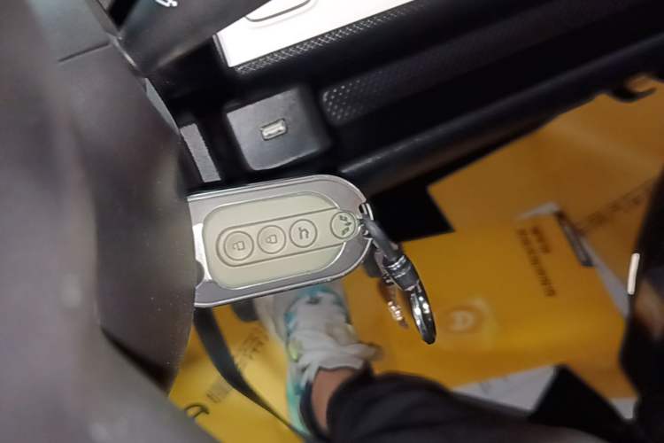 Used Wuling Hongguang MINIEV 2022 GAMEBOY 300km Enthusiast Model with Lithium Iron Phosphate Interior 1